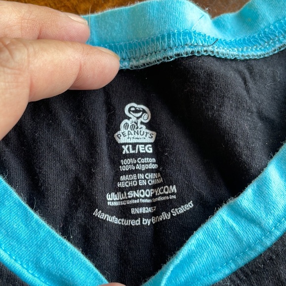 Peanuts Snoopy t-shirt. Juniors size XL - Picture 5 of 5